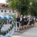 anpacken beim maibaum