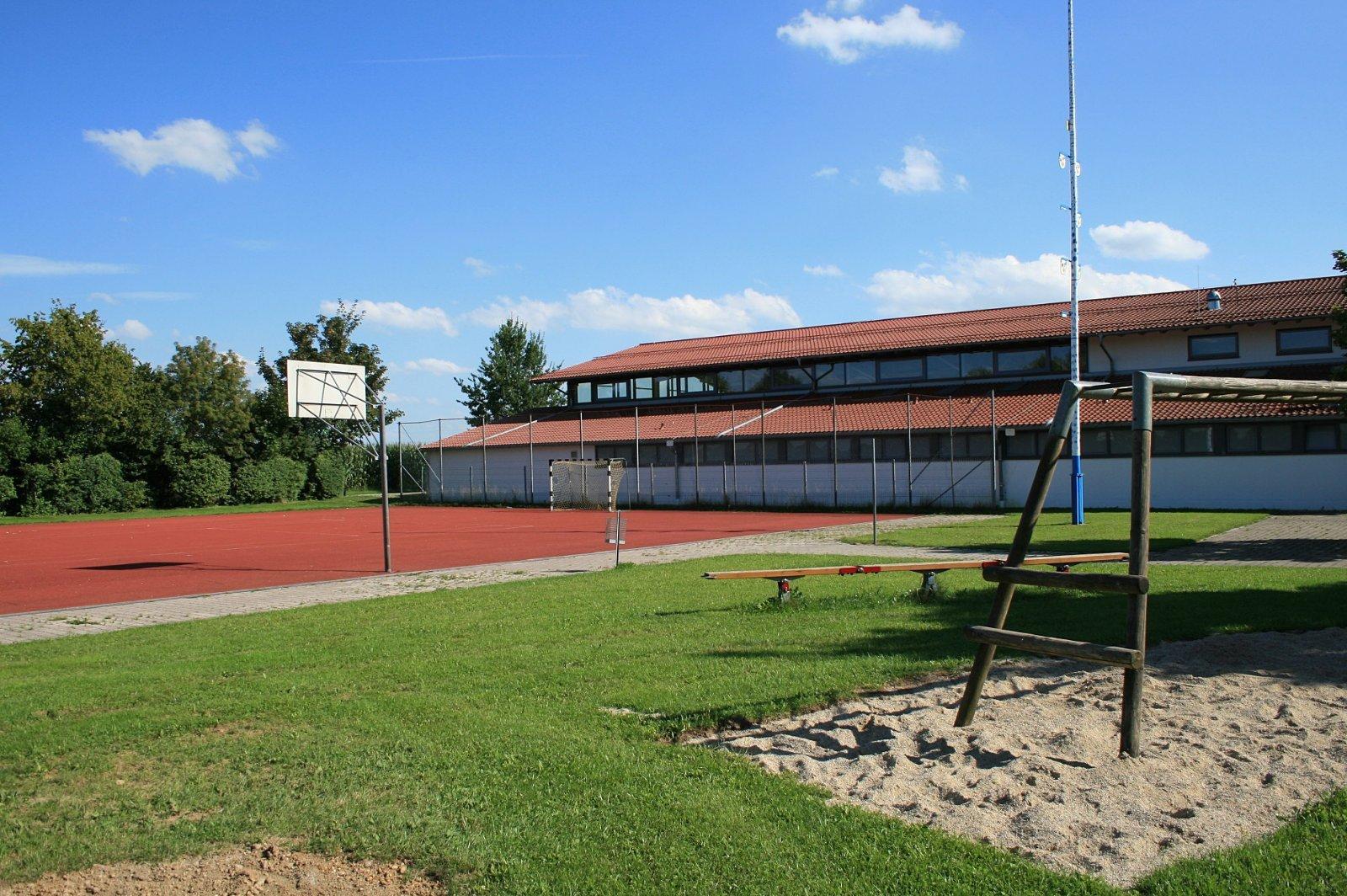 Hartplatz Pastetten Grundschule